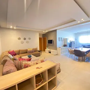 Appartement Superbe Ensoleillé Fibreo+netflix+parking, Casablanca